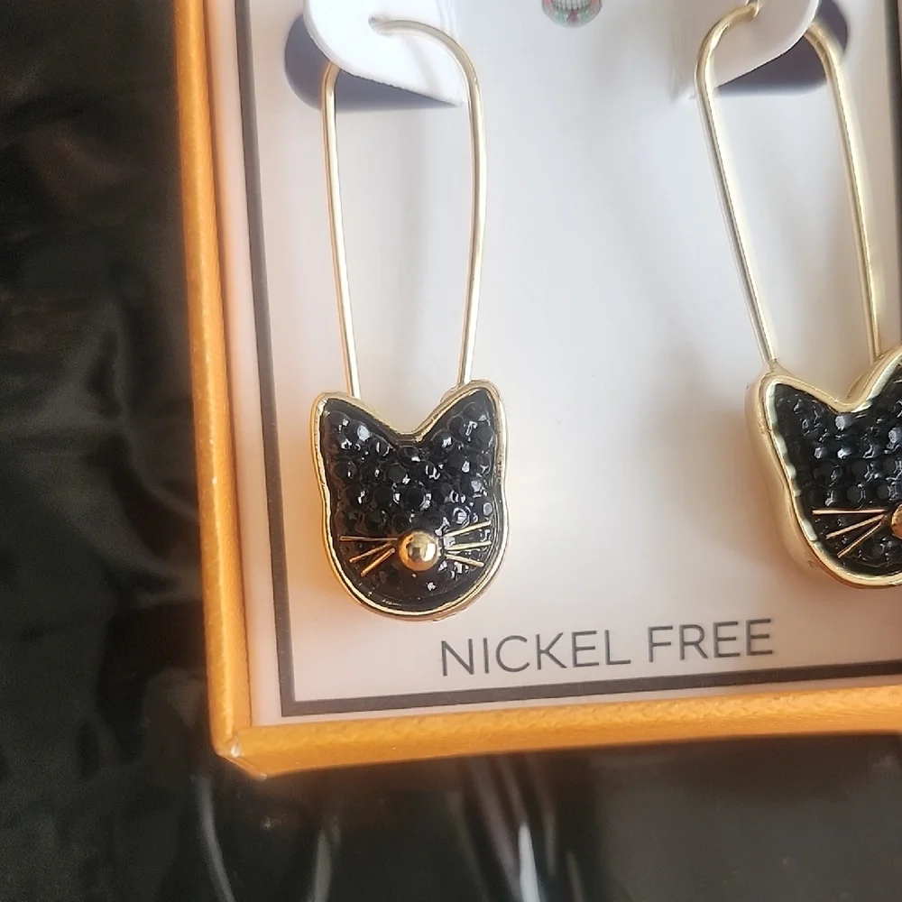 Gold and Black Cat Earrings - Picture 3 of 3